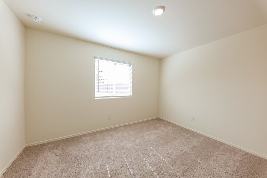 Building Photo - 25751 W Coles Rd