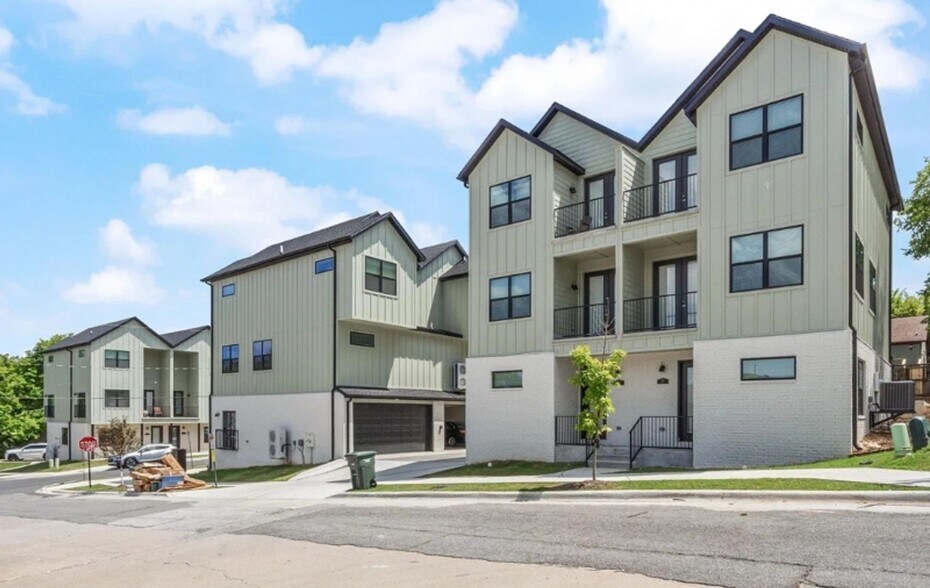 Primary Photo - 707 Taylor St