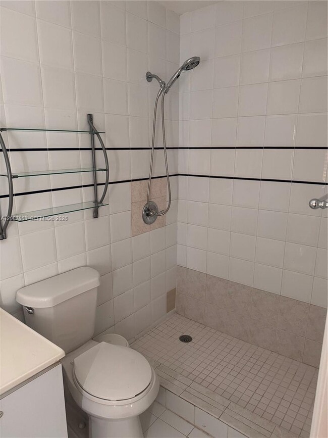 Building Photo - 9900 W Calusa Club Dr