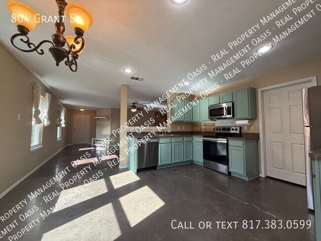 Building Photo - 804 Grant St