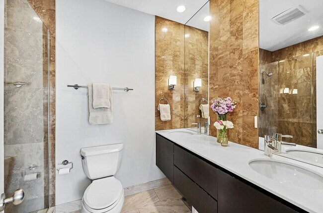 Building Photo - Comfortable Living in a Desirable Area