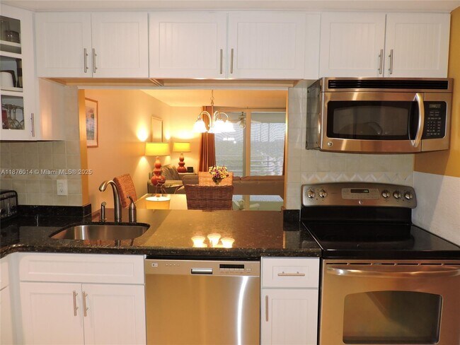 Building Photo - 501 E Dania Beach Blvd