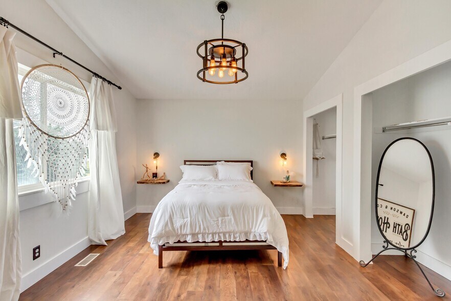 upstairs primary bed - 7063 S Swan Hill Dr