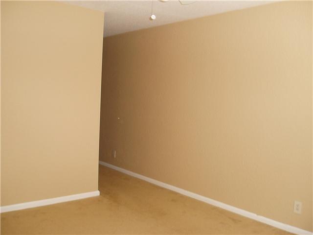 Building Photo - 3027 N Evergreen Cir