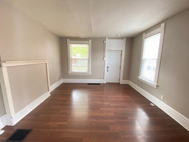 Building Photo - Hunter Ave 1444-1446 MLR (LH2)