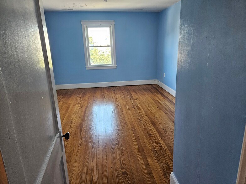 2nd bedroom - 113 E Baltimore St