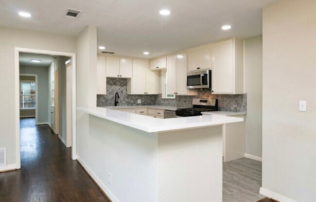 Building Photo - 3808 Piedmont Rd