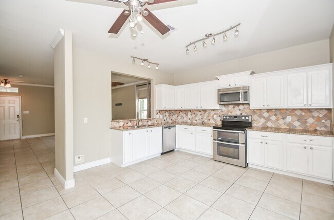 Building Photo - 16843 Mammoth Springs Dr