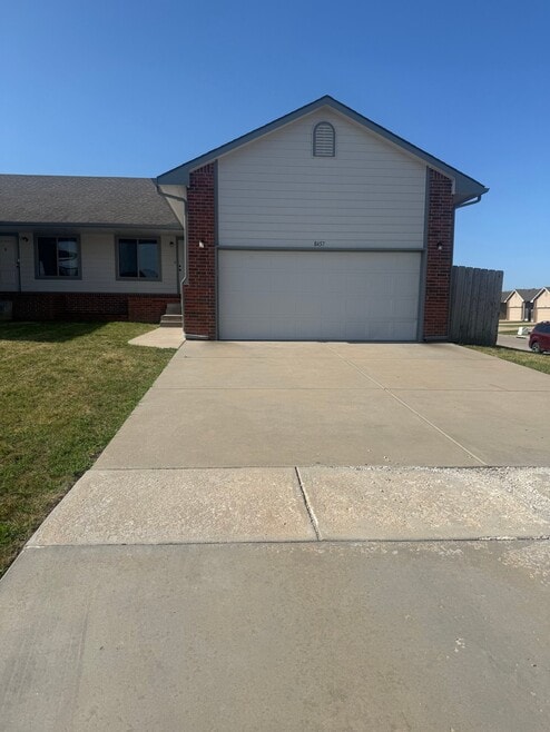 Building Photo - 8457 Granite Ct