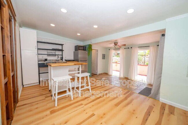 Building Photo - 4982 Baltimore Dr