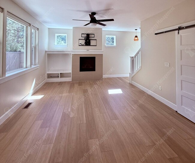 Building Photo - Modern 3 BR home in NE Bend near Orchard Park