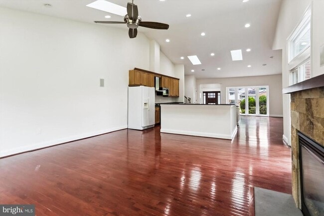 Building Photo - 9915 Ashburton Ln