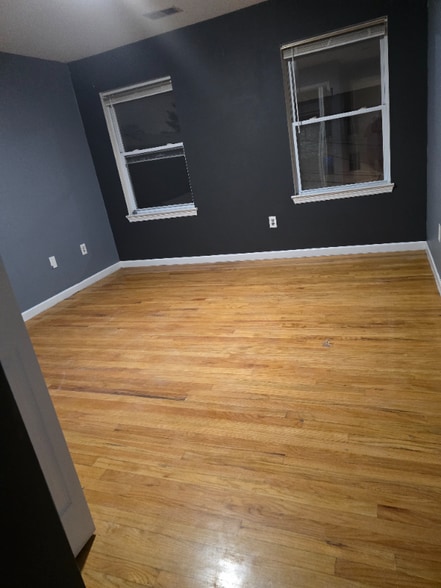 Building Photo - 529 Linden Ave