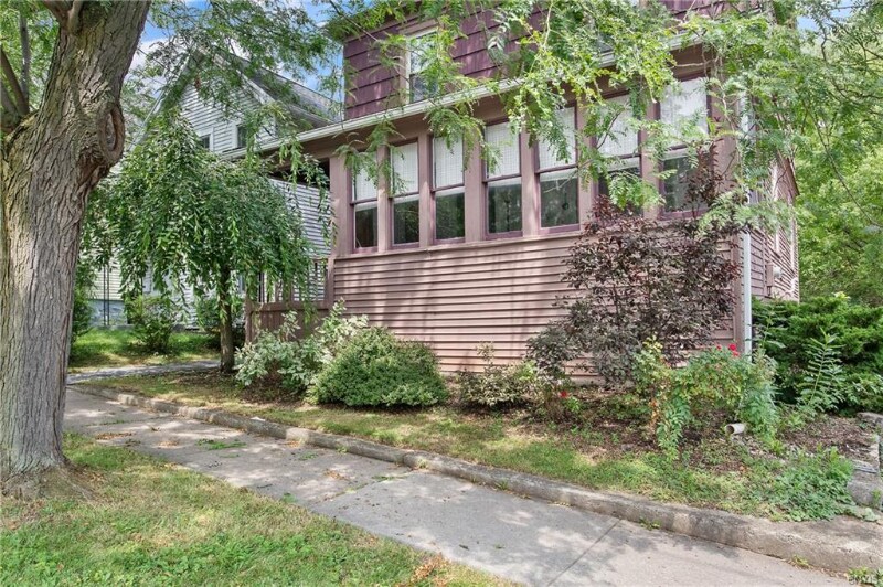 Building Photo - 315 Boyden St