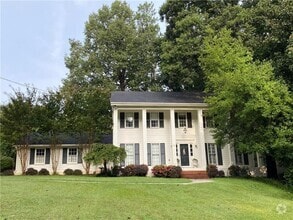 Building Photo - 5540 Windy Ridge Dr NE