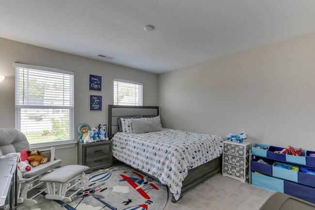 Building Photo - 115 Farrand Dr