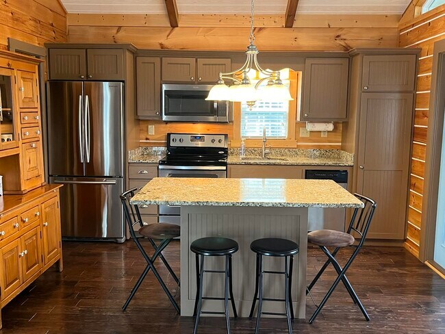 Building Photo - 95 Vista Pond Lane-SIMPLE LIFE, THE VILLAG...