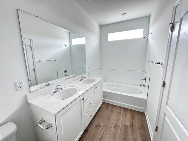 Building Photo - 3140 Eton Pl