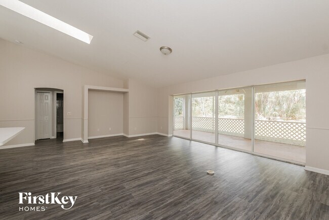 Building Photo - 2920 Tusket Ave