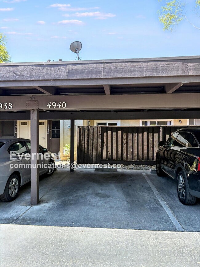 Building Photo - 4940 Poplar Terrace