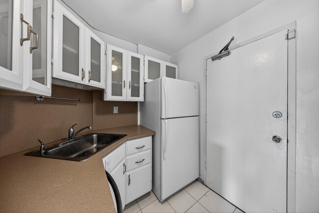 Building Photo - 1831 NE 38th St