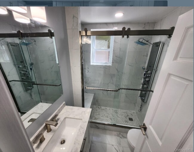 Building Photo - 132A Hawthorne Ave