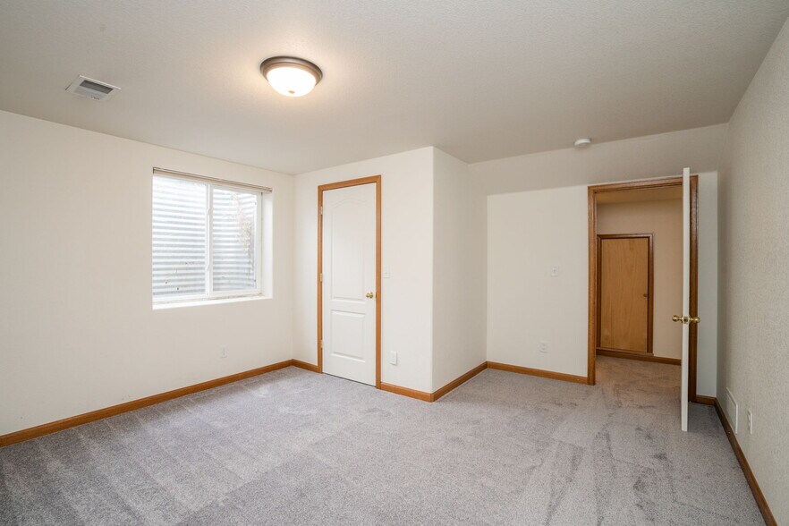 Building Photo - 129 53rd Ave