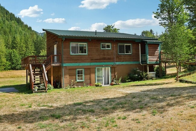 Building Photo - 14341 WA-530