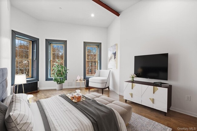 Building Photo - 2610 Third Ave