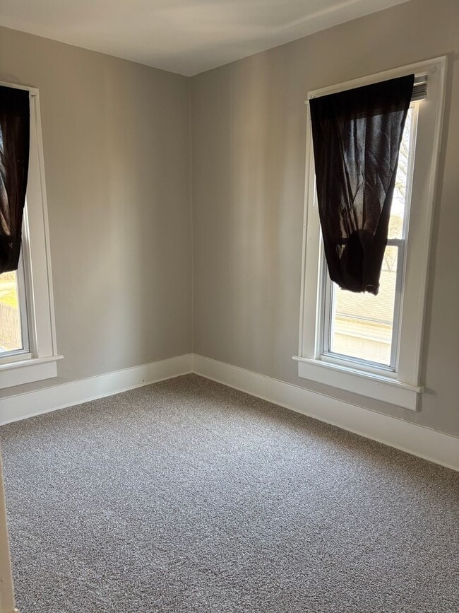 Building Photo - 574-576 E. Church St.