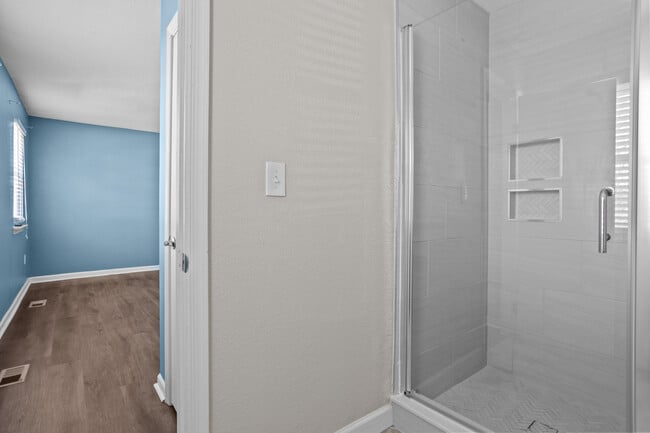 Building Photo - 5100 Egham Ct
