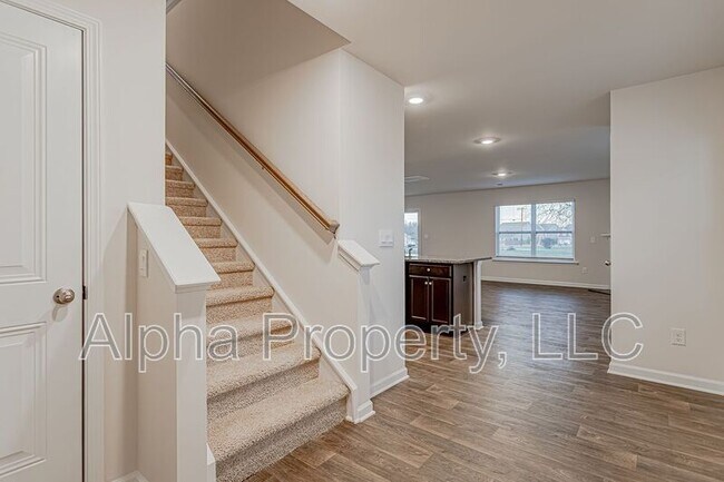 Building Photo - 1210 Murdock Cir