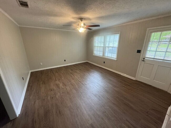 Building Photo - 204 Bonaventure Dr