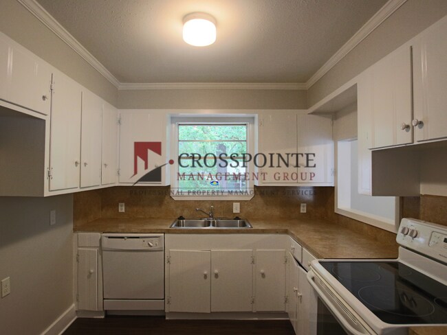 Building Photo - 3701 Appletree Ln