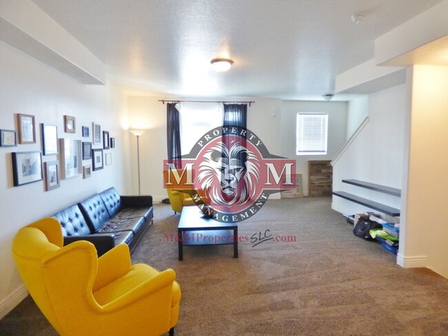 Building Photo - 3 Bd 3.5 Bath 2 Car Garage Townhome in Sandy