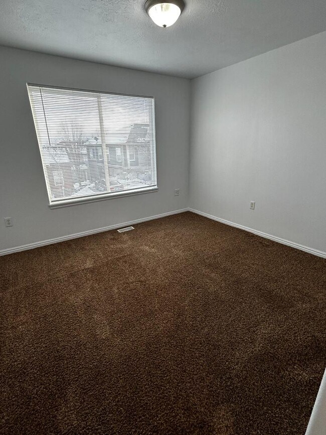 Building Photo - 5059 W Red Shale Rd