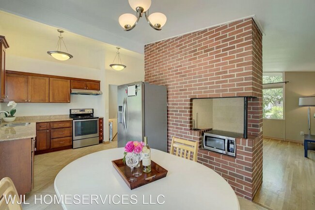 Building Photo - 4 br, 2 bath House - 704 163rd Ave SE