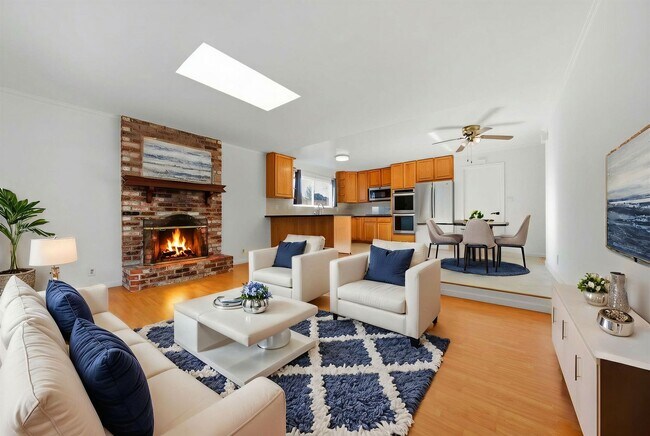 Building Photo - Large Oakland Hills Home With Large Garage/Yard +Laundry Hook-Ups!