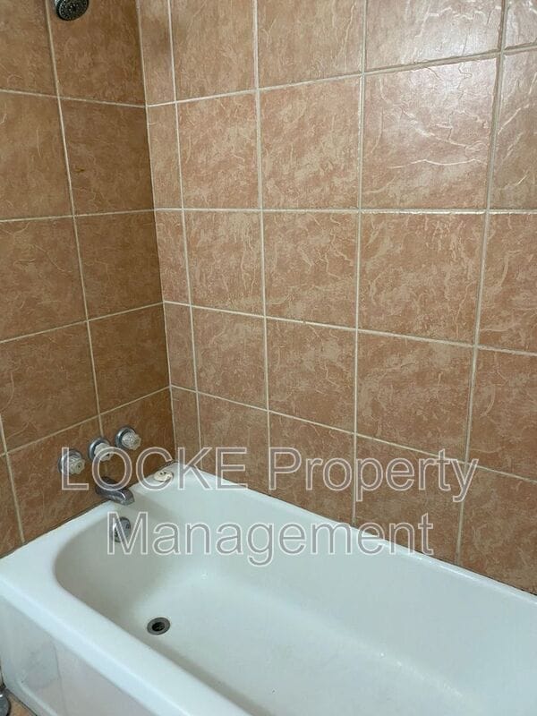 Building Photo - 3132 Greene Ave