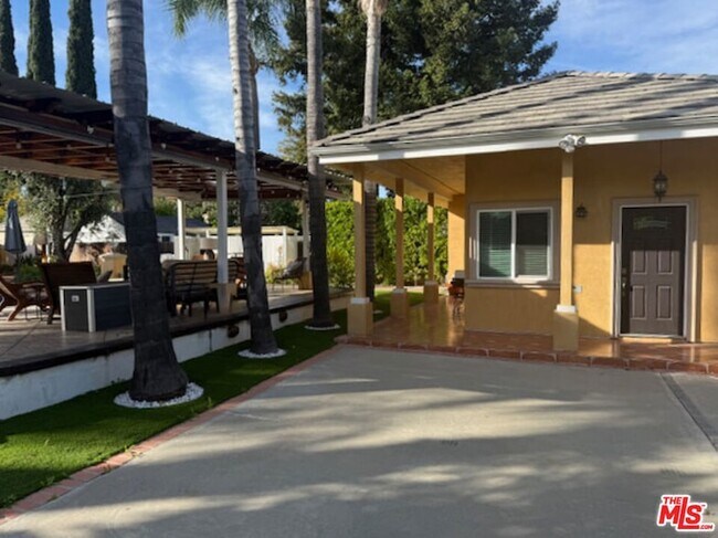 Building Photo - 6231 Royer Ave