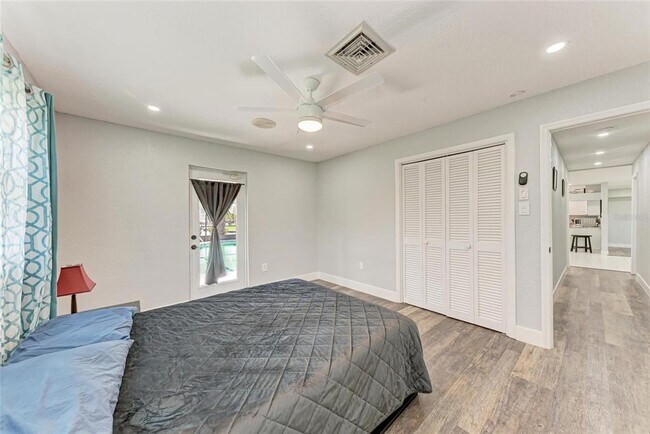 Building Photo - 3376 Peace River Dr