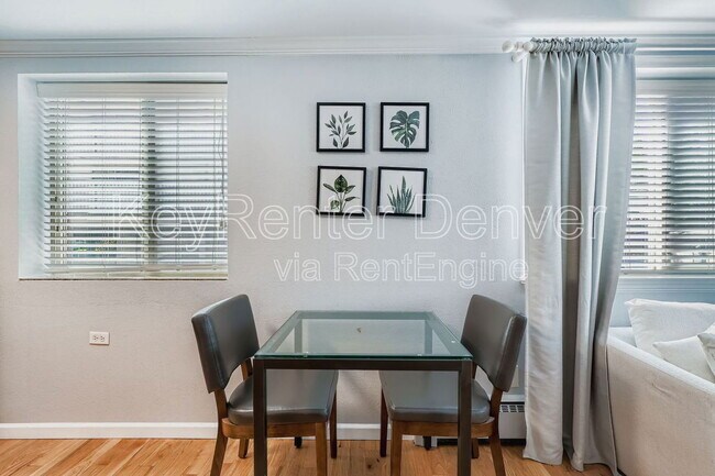 Building Photo - 1327 Steele St