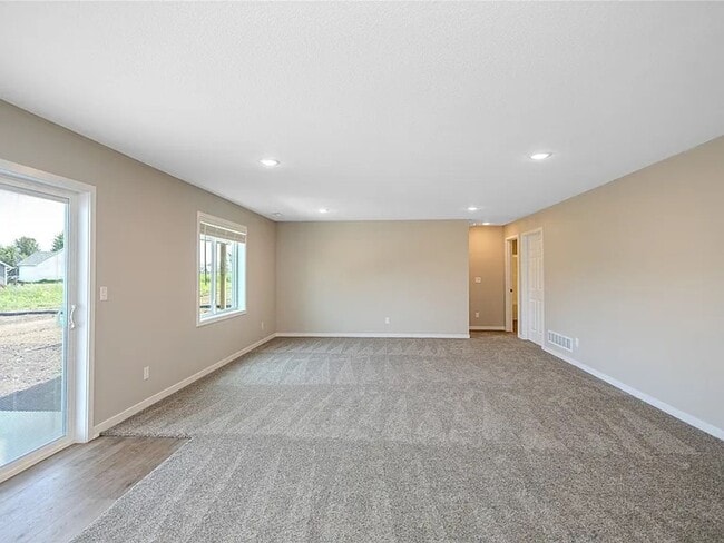 Building Photo - 303 Willow St