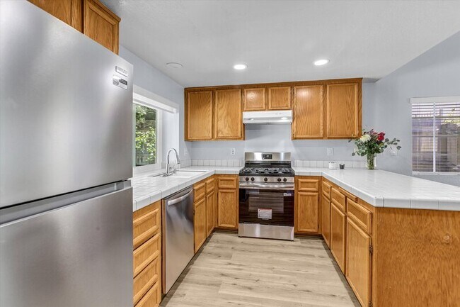 Building Photo - 625 Forester Ln