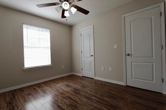 Building Photo - 3151 Forrest Ave