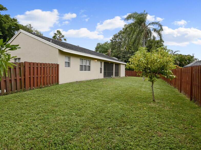 Building Photo - 4462 NW 113th Ln
