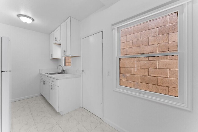 Building Photo - 3131-3151 Adams Ave