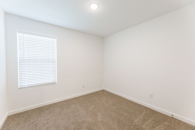 Building Photo - Brand new home in Overlook West!