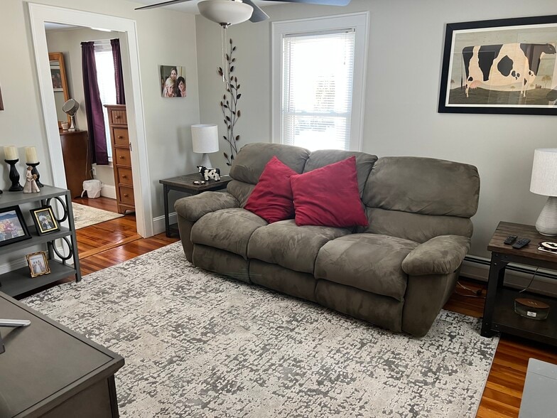 Building Photo - 2 East St