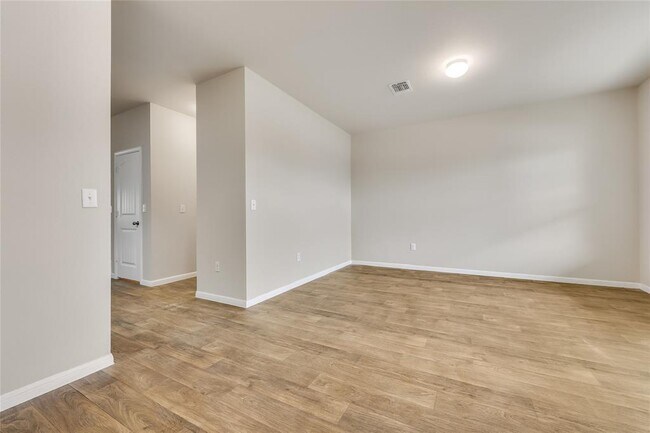 Building Photo - 3205 Ortman Dr